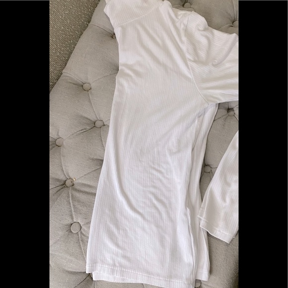 Abercrombie & Fitch Ribbed Long Sleeve Mock Turtle Neck - Picture 2 of 4